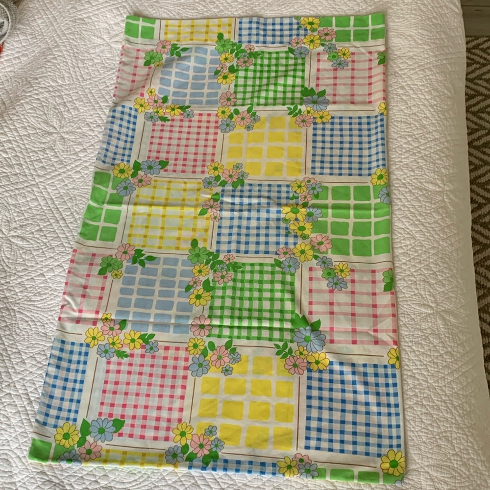 Vintage Retro Floral Pillowcase
